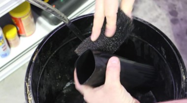 如何清洁水族箱过滤海绵