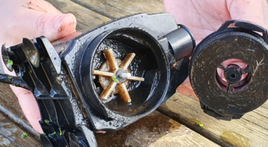 为什么我的池塘水泵不断停止？