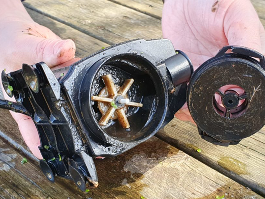 为什么我的池塘水泵总是停止工作？