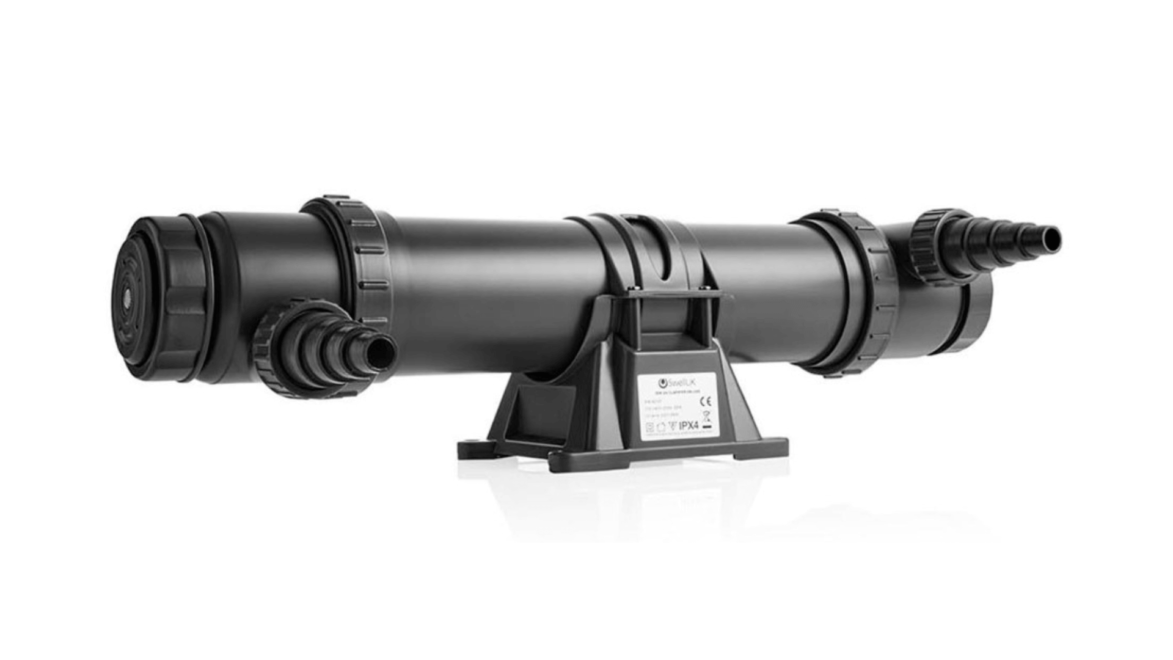 紫外线澄清器保持池塘水清澈，无游离藻类和危险病原体。